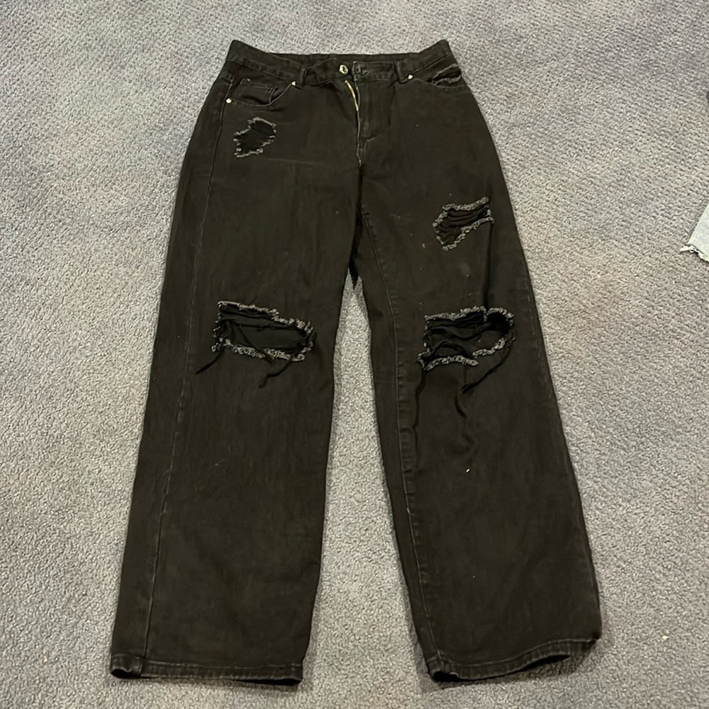 Wide leg ripped Mom jean